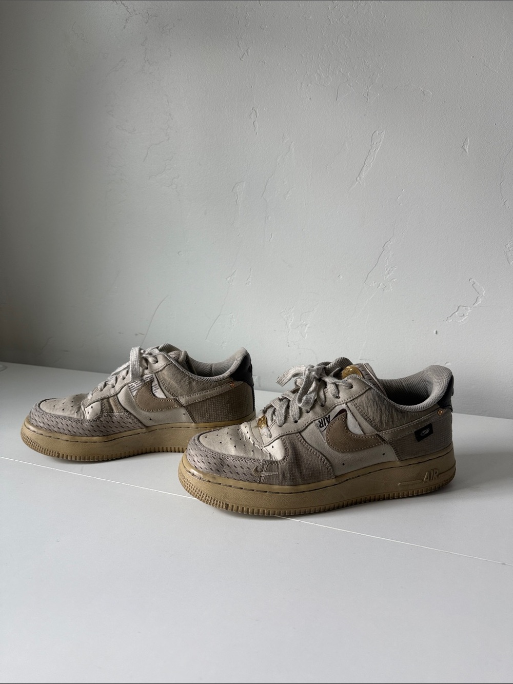 Nike Low-Top Sneakers in Beige and Tan